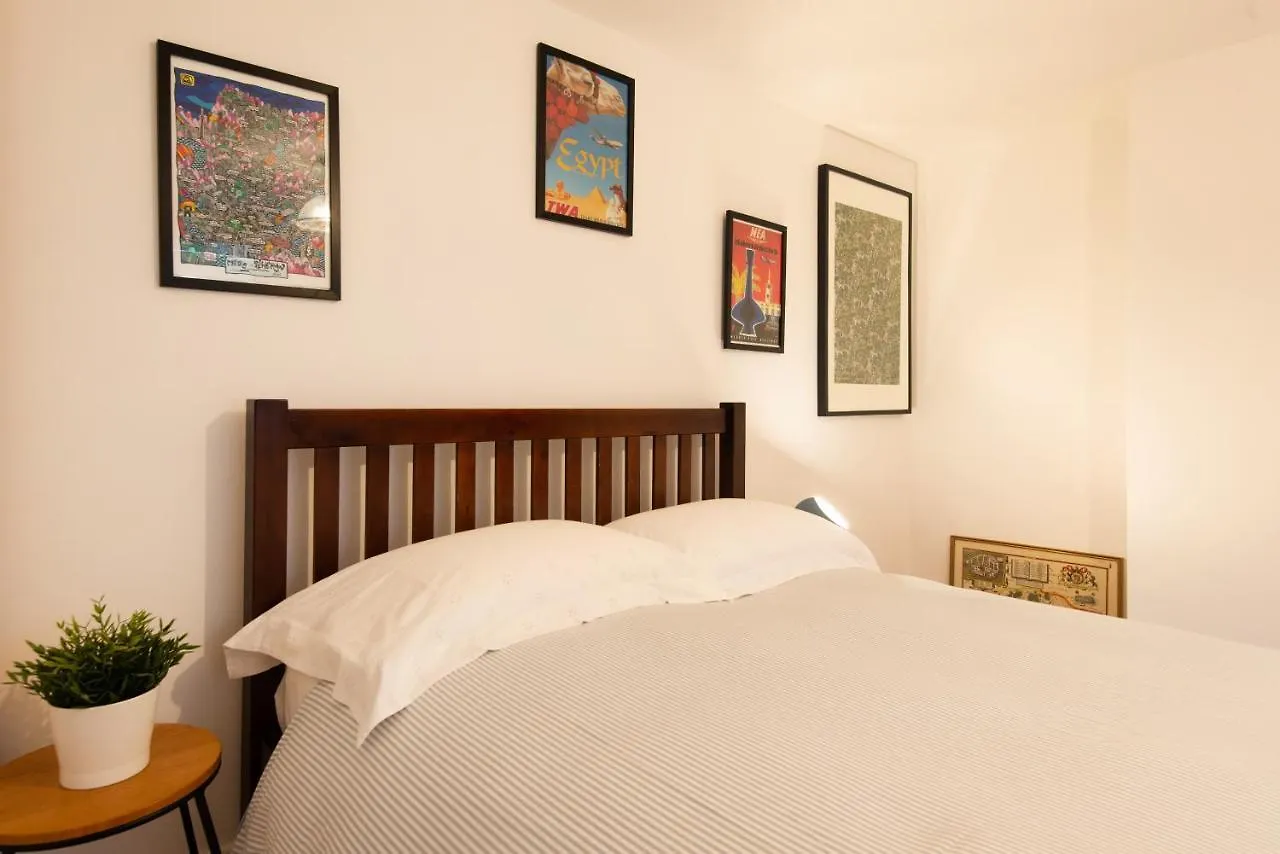 Stylish Underground Flat, Beach 30S, Graffiti Yard Brighton